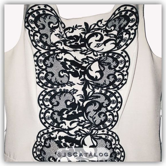 WHBM White with Black Embroidery Scoop Neck Fit & Flare Sleeveless Dress - EUC - - Picture 8 of 9